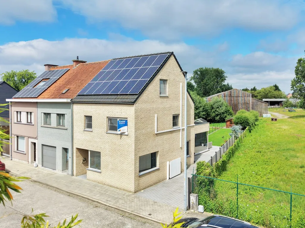 Esterno - Contemporary House with Solar Panels in Erembodegem