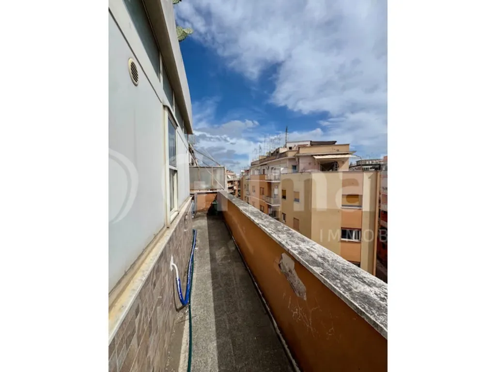 Rõdu - Apartment with Balcony in Rome, Via Di Boccea