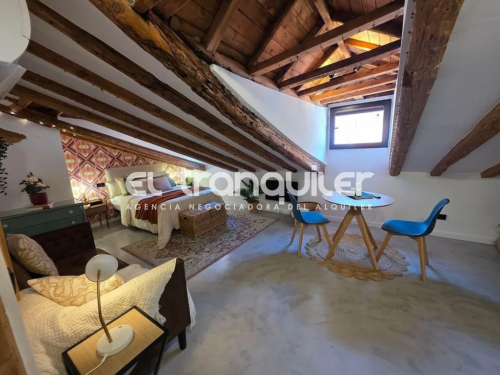 Stanze - Studio with Air Conditioning in De la Luna Street