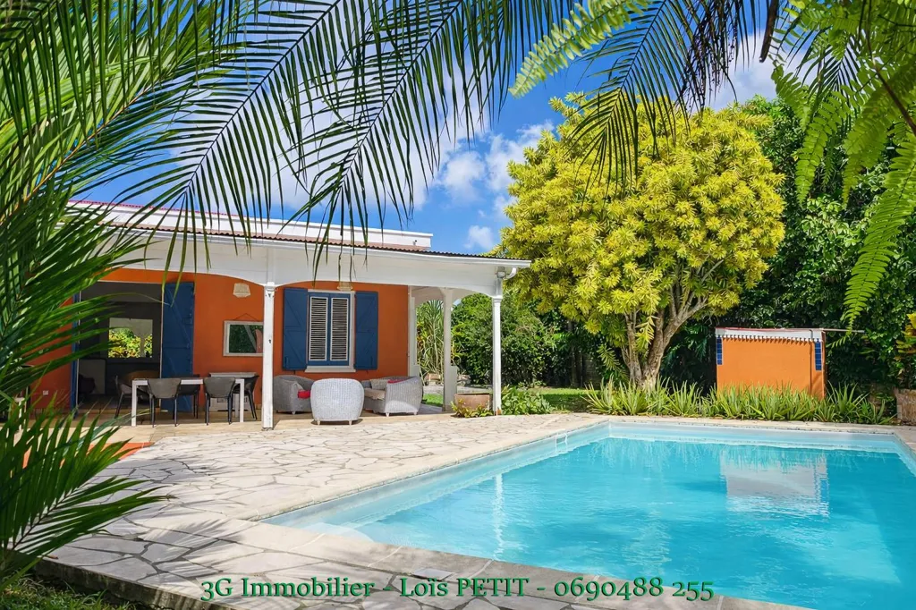 Piscine - Villa Rénovée avec Piscine et Terrasses à Jarry