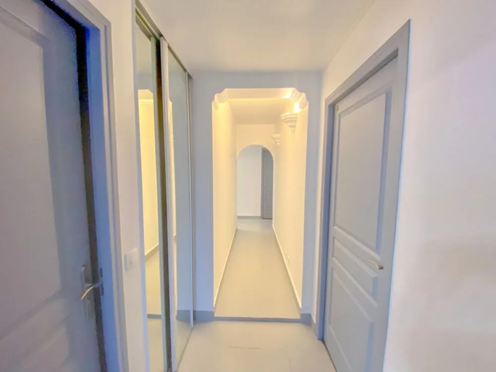 Esik - Student Room with Shared Facilities in Rosny-sous-Bois
