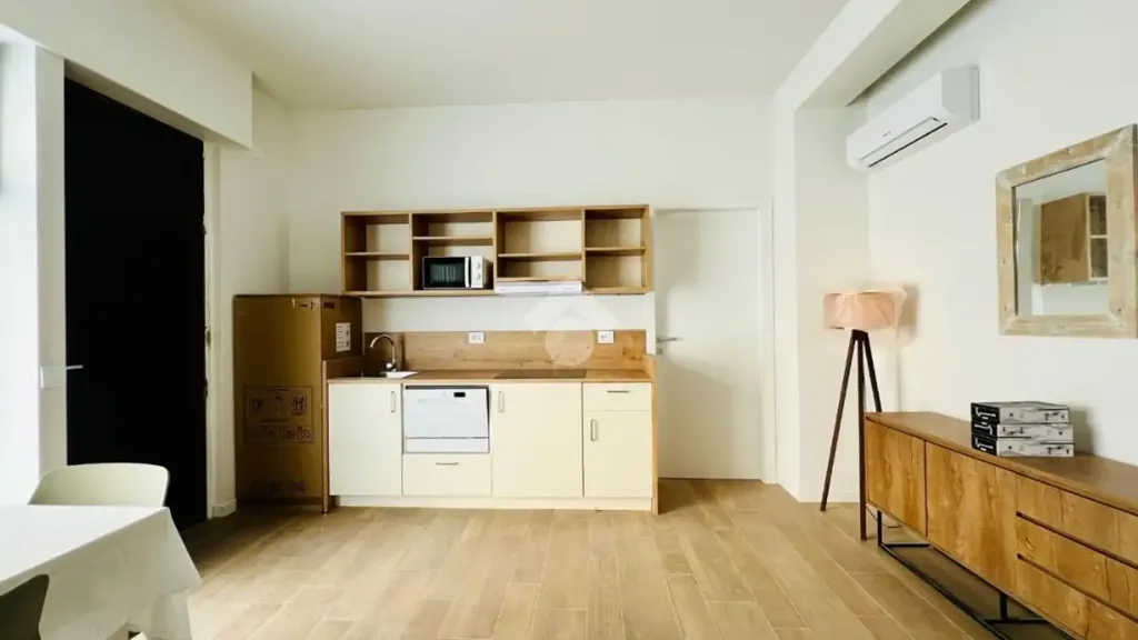 Köök - Modernised Two-Bedroom Apartment in Mantova