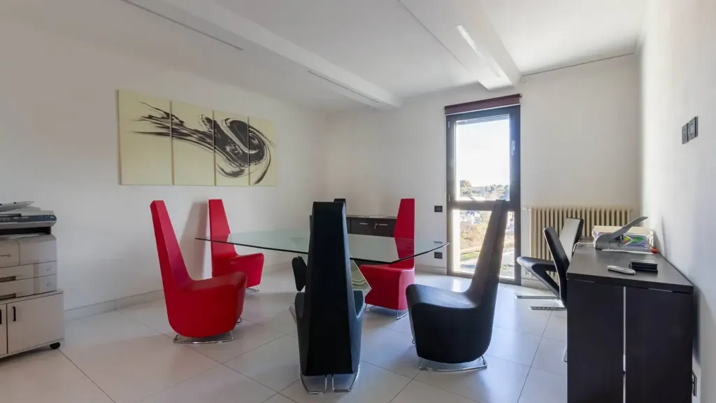Kabinet - Apartment with Long Balcony in Siena
