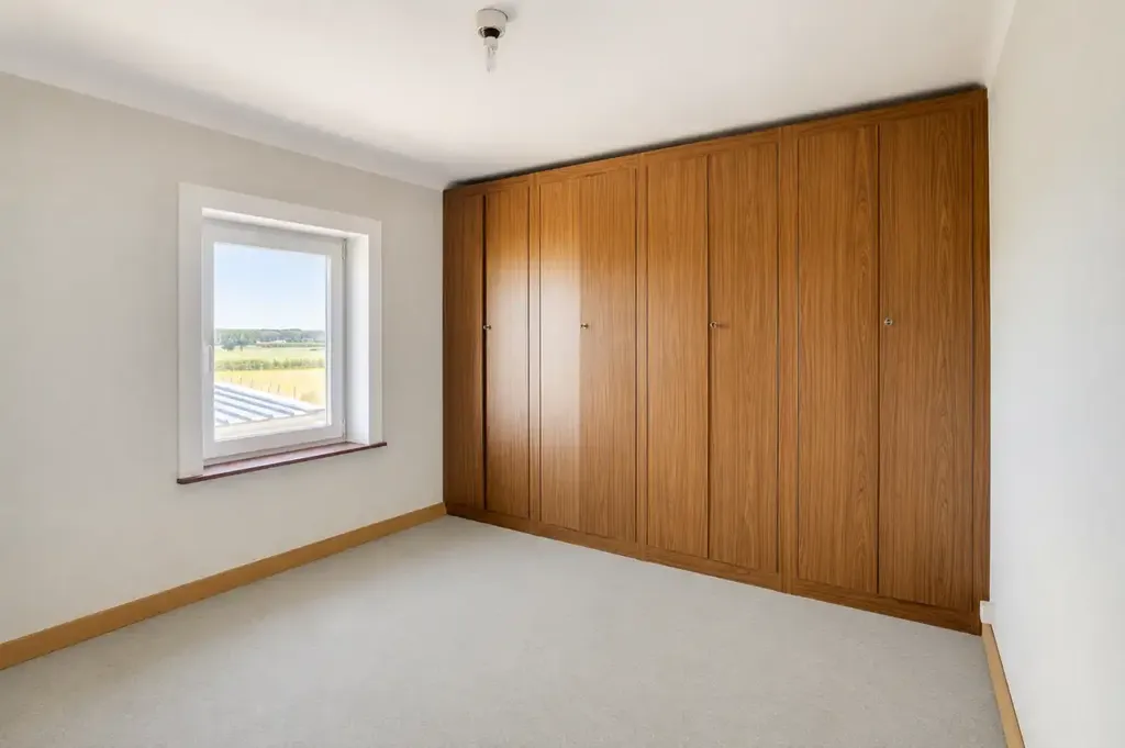 Stanze - Renovatable House with Expansive View in Glabbeek