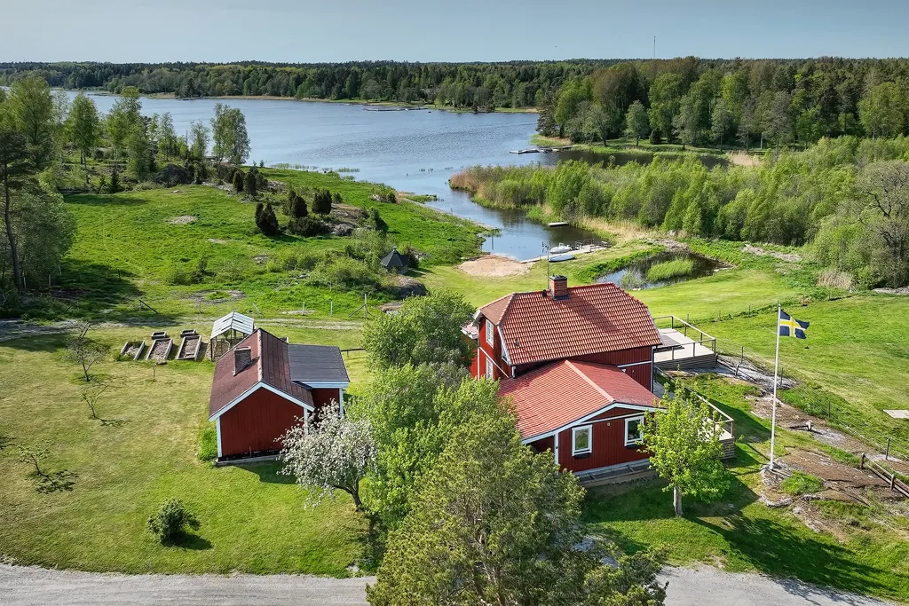 Vue aérienne - Waterfront House with Boat Slip in Gräddö