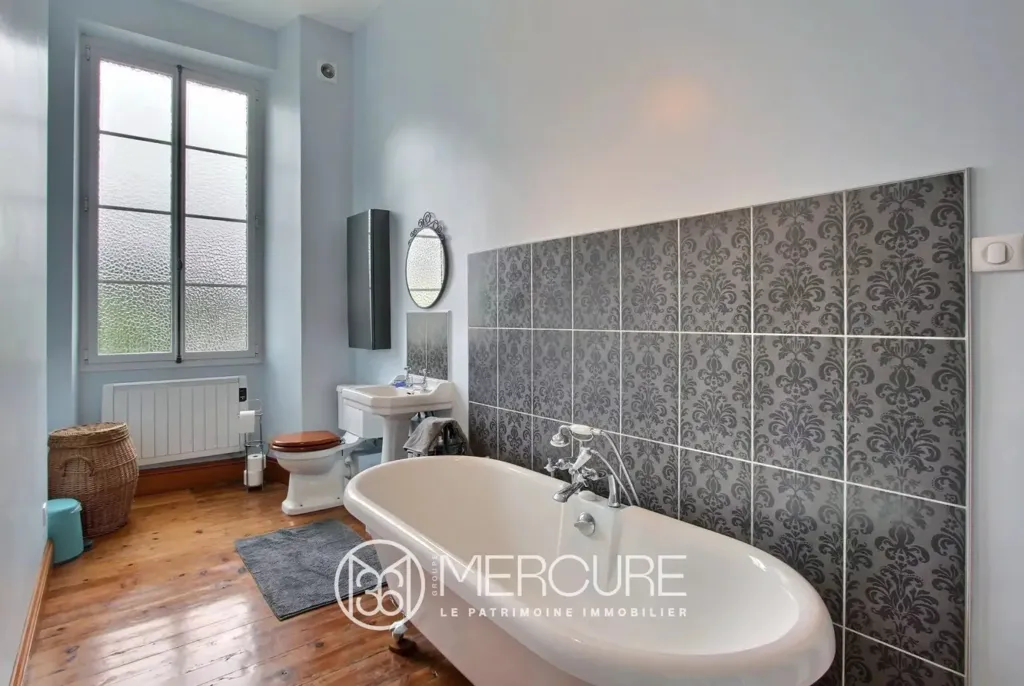 Salles de bain - Maison 12 pièces à Plaisance
