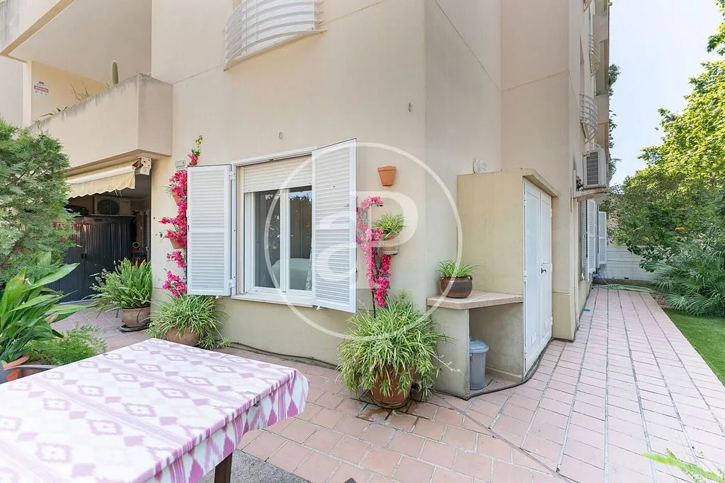 Terrass - Ground Floor Flat with Terrace in El Coll d'en Rabassa