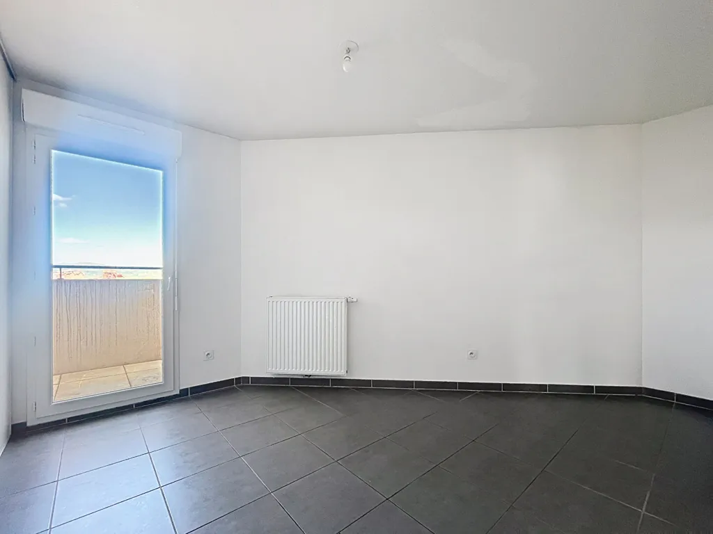 Toad - 3-Bed Apartment with Terrace in Gardanne