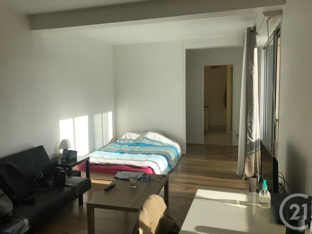 Magamistoad - 1-Bed Apartment with Parking in Auxerre