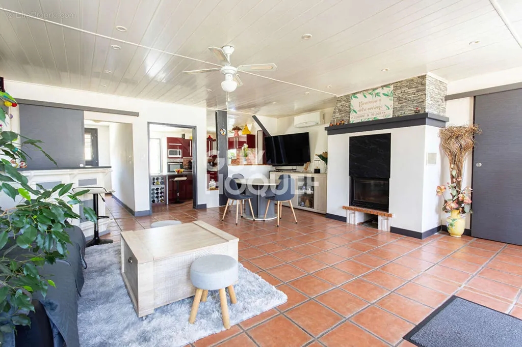 Elutuba - Charming Village House with Terraced Garden