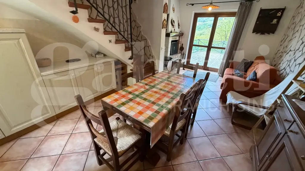 Salle à manger - Panoramic Semi-Detached Villa in Rocca Di Cambio