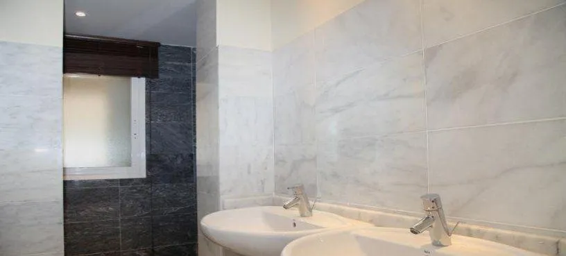 Salles de bain - Office Space with Three Floors in Fuente Álamo