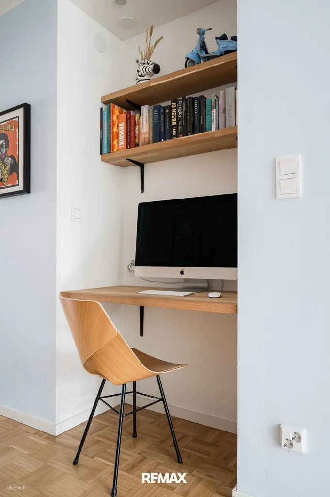 Bureau - Bright Apartment with Balcony in Central Lahti