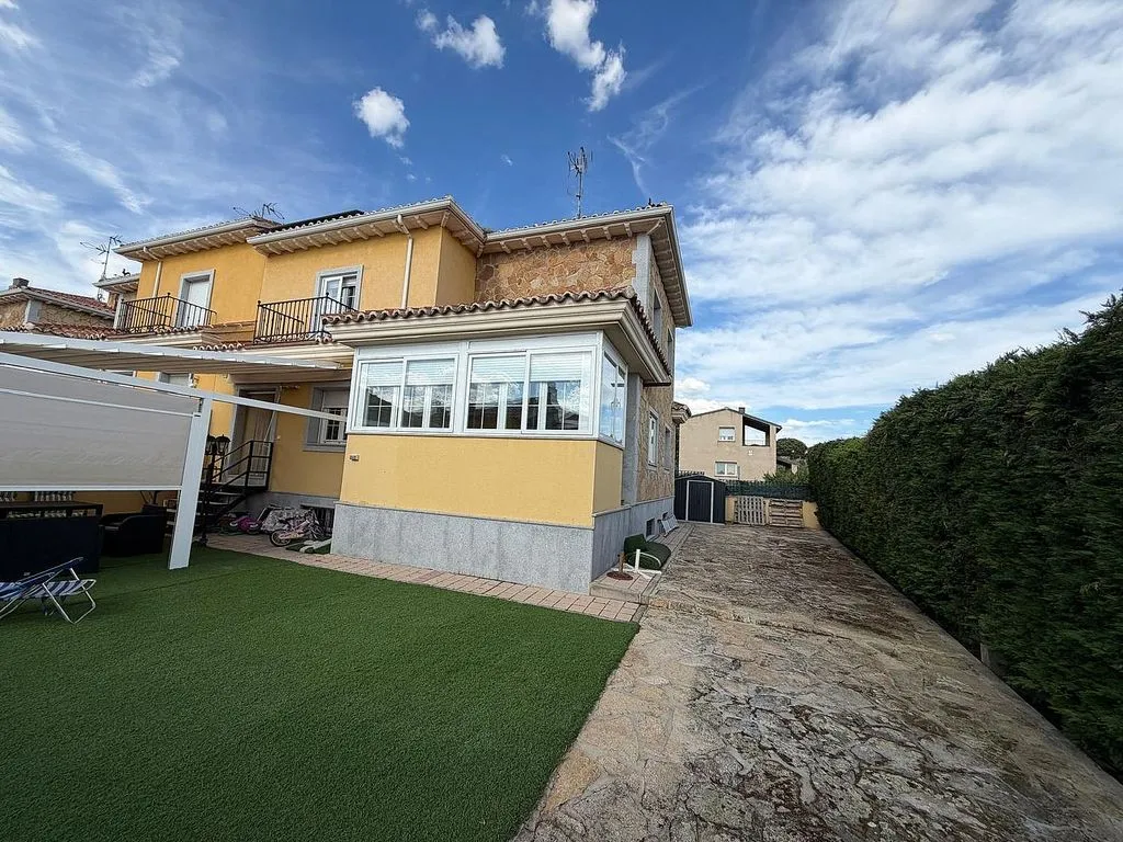 Extérieur - Corner Chalet with Terrace in Hervencias Altas