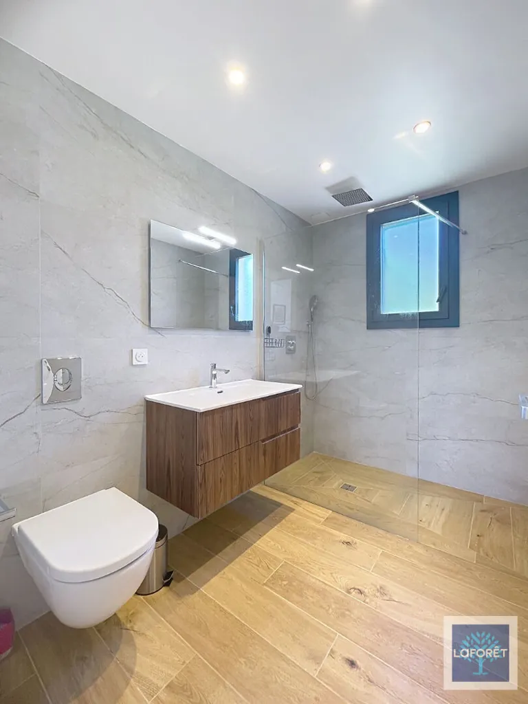 Salles de bain - Villa Neuve avec Piscine à Saint-Paul-de-Vence