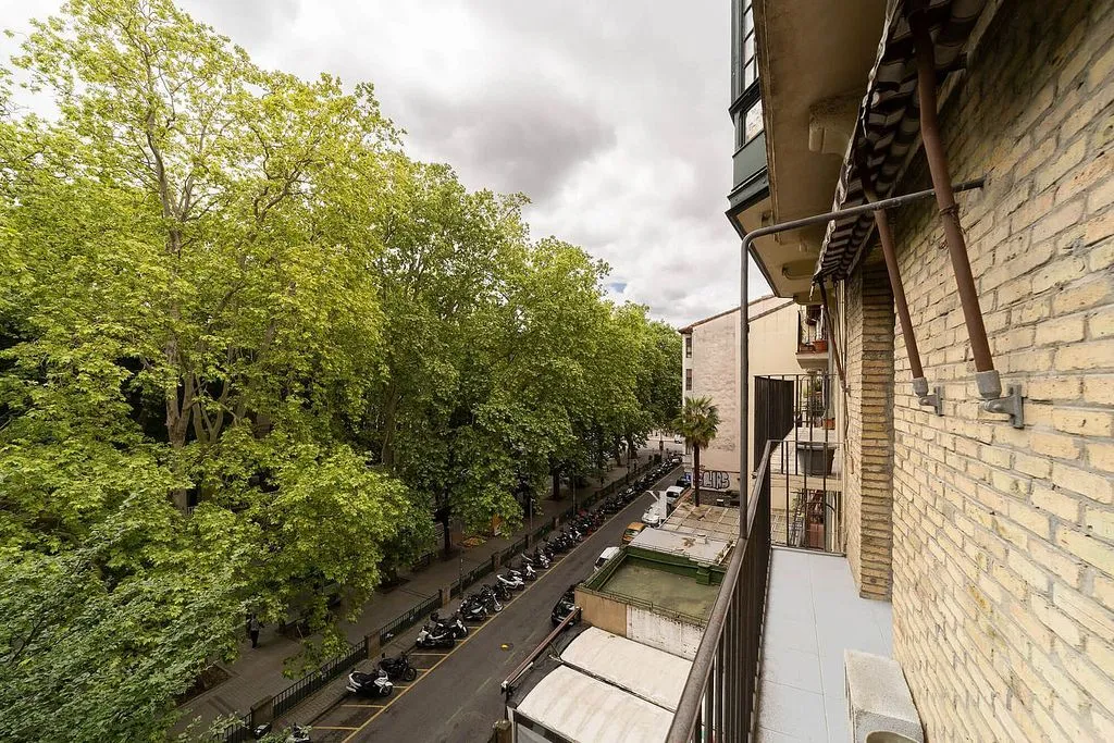 Balcon - Furnished Flat with Balcony in Pamplona