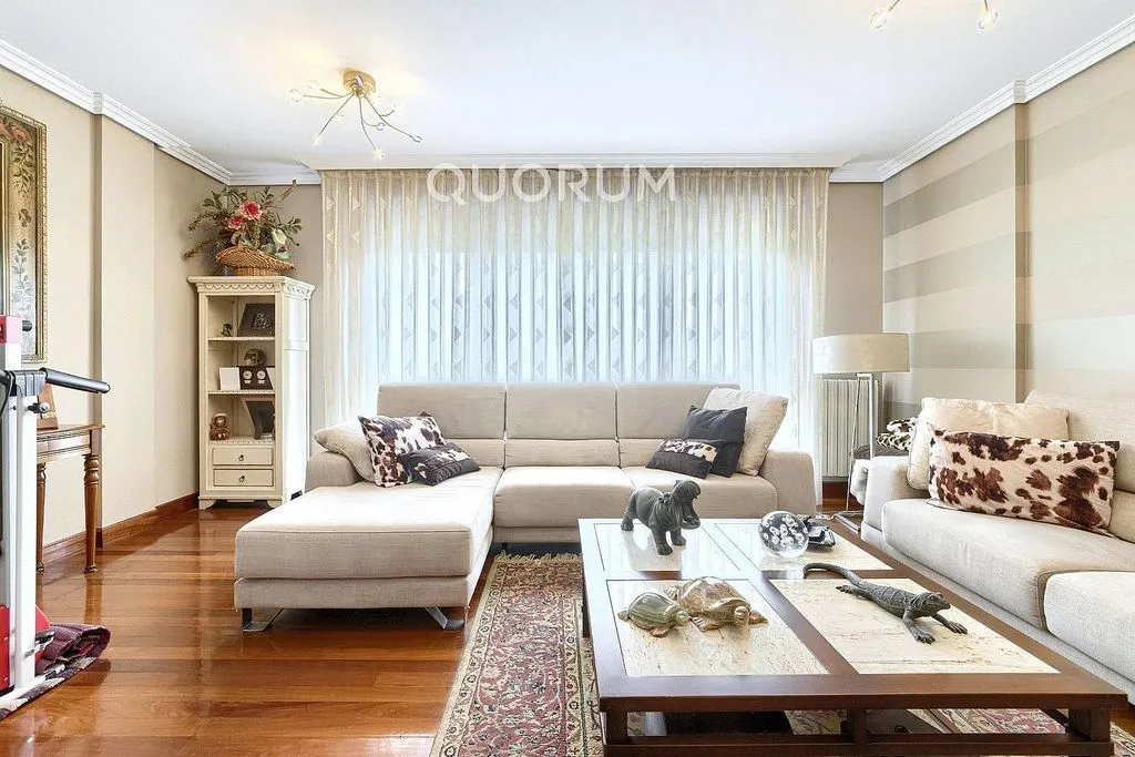 Elutuba - Spacious Apartment with Balcony in Arrigorriaga