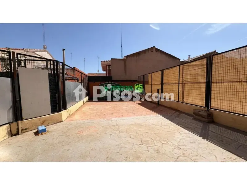 Jardin - Apartment with Patio in Yuncler