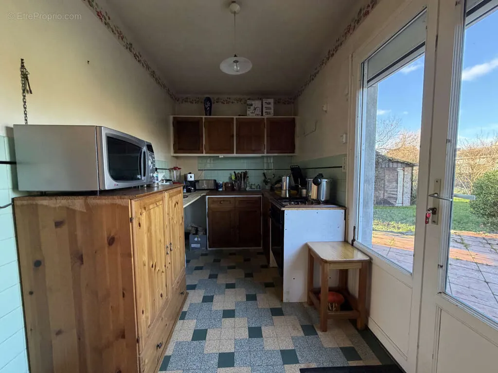 Cuisine - Maison Ancienne avec Grand Terrain à 5 mn d'Anet