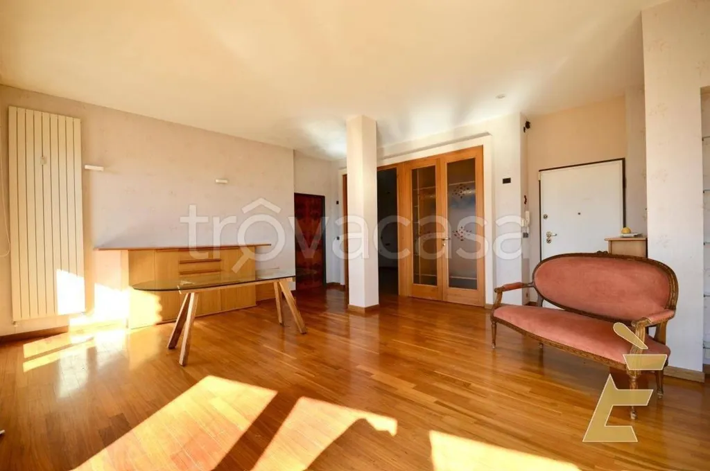 Elutuba - Penthouse with Panoramic View in Moncalieri