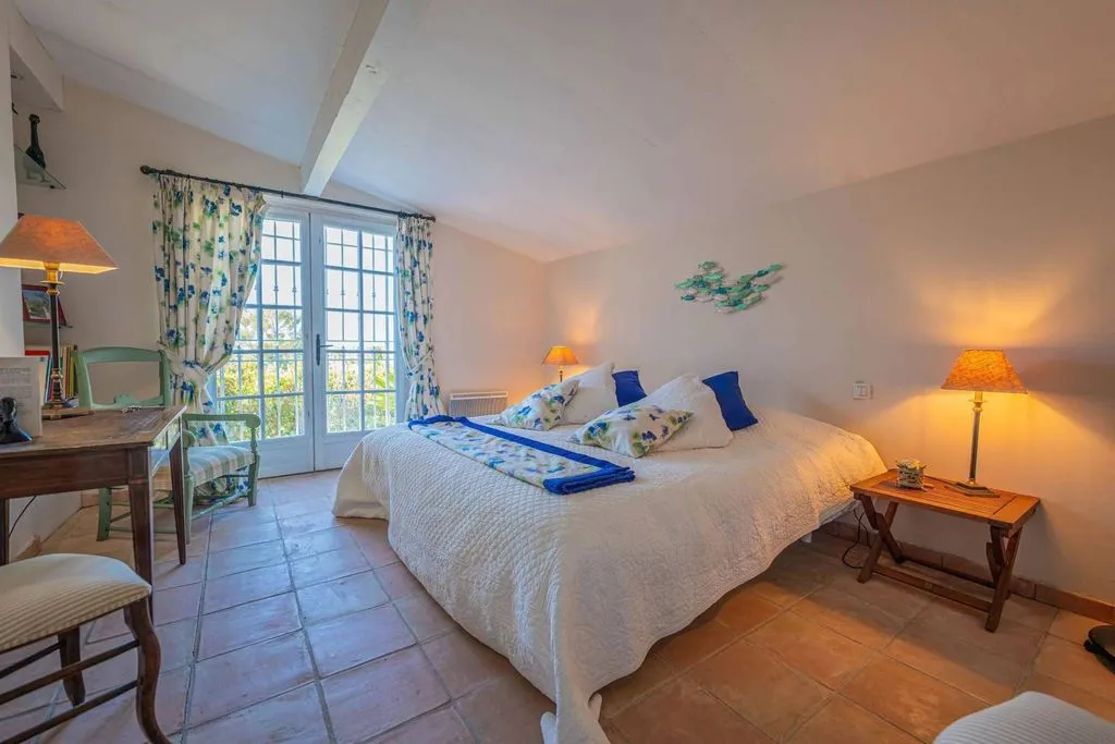 Chambres - Villa de Luxe avec Vue Mer à Grimaud