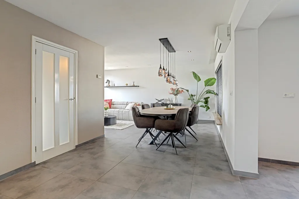 Salle à manger - Modernised Two-Storey House with Garden in Reusel
