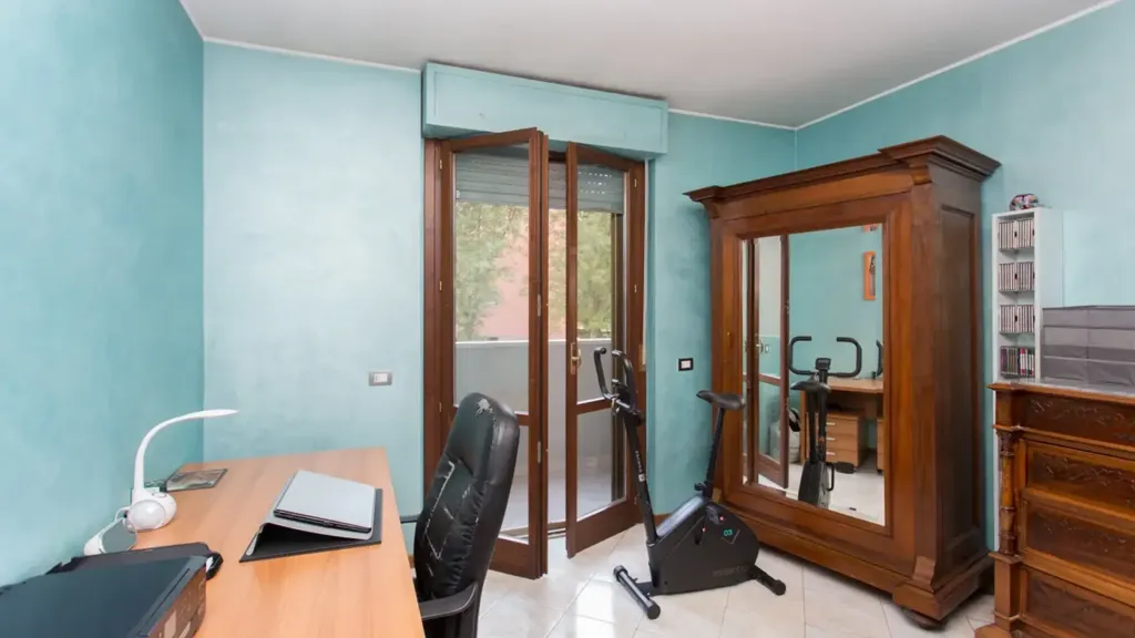 Kabinet - Trilocale with Balcony in Figino, Milan