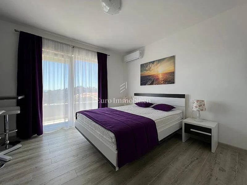Magamistoad - Modern Villa with Sea Views in Baška Voda