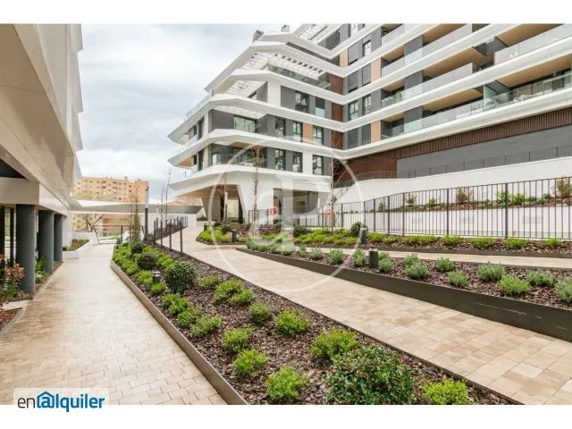 Välivaade - Modern Flat with Pool in Arganzuela, Madrid