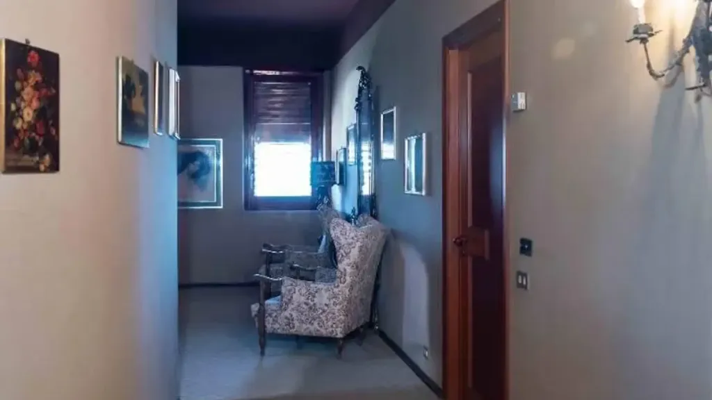 hallway_entrance