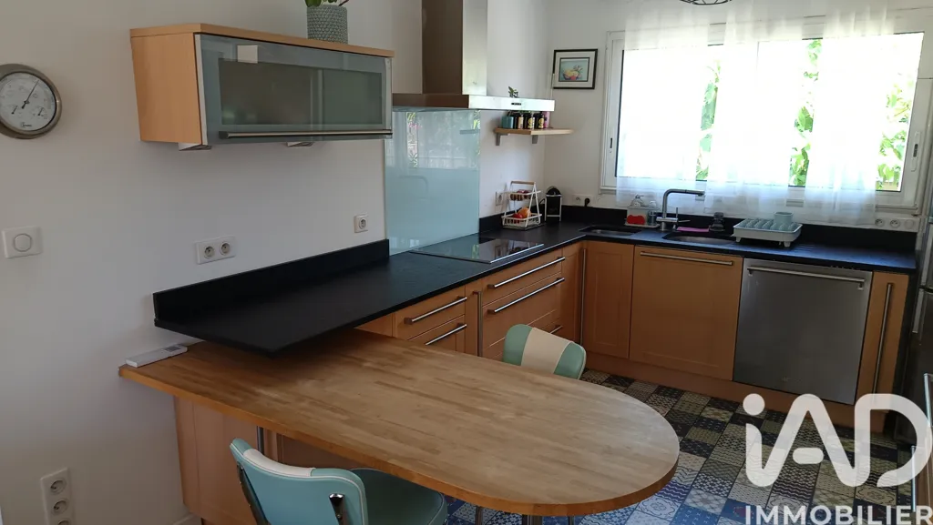 Cuisine - Villa avec jardin et balcon à Mèze