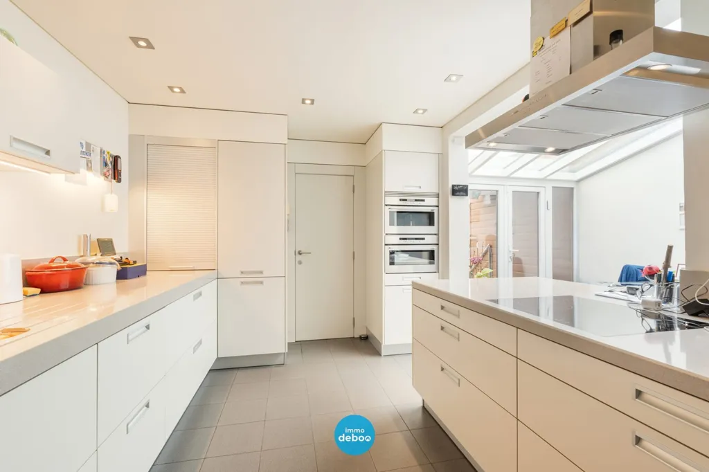 Köök - Ready-to-Move Apartment with Garden in Oostende