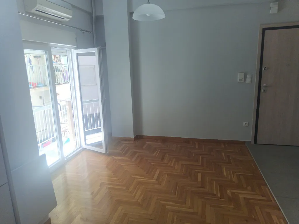 Wohnzimmer - Renovated Apartment with Balcony in Gravas