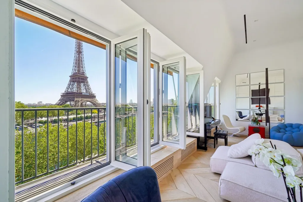 Séjour - Appartement de Luxe avec Vue Tour Eiffel à Paris 16