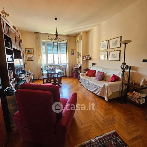 Elutuba - Central Penthouse with City View in Asti