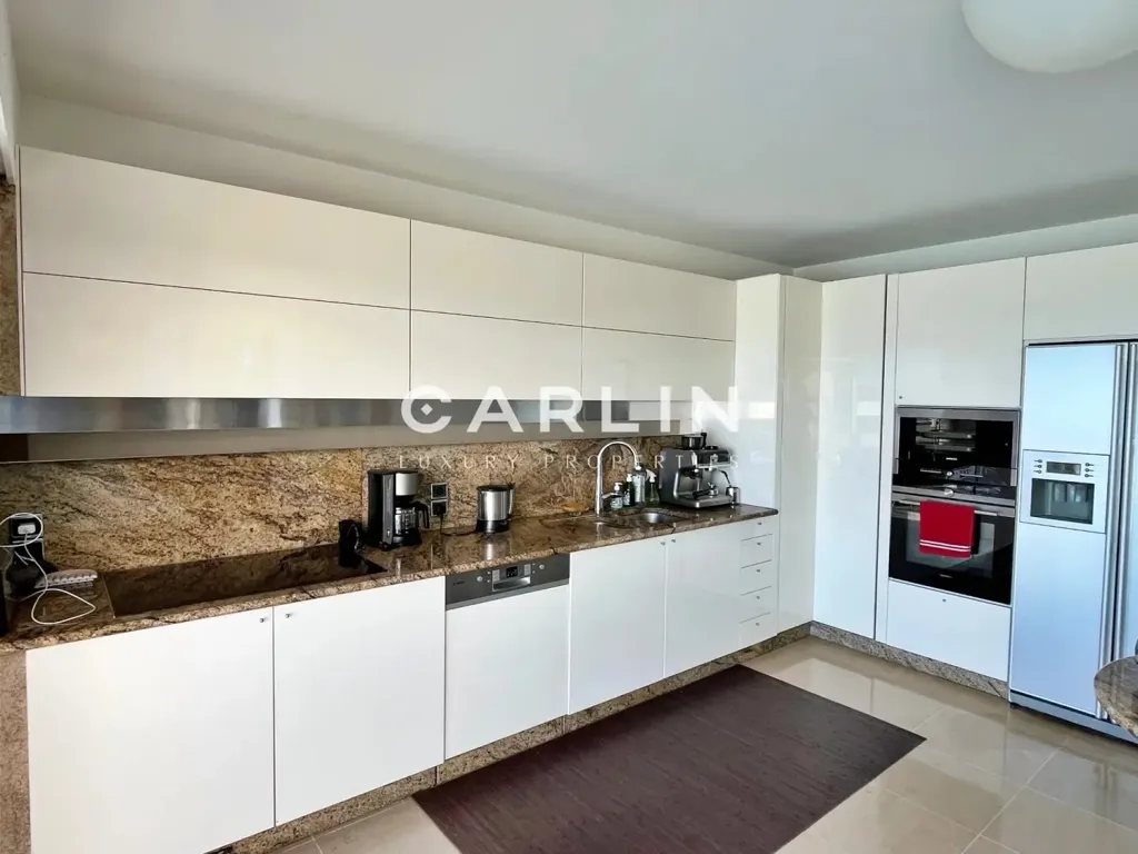 Köök - Villa with Panoramic Sea View in Sainte-Maxime