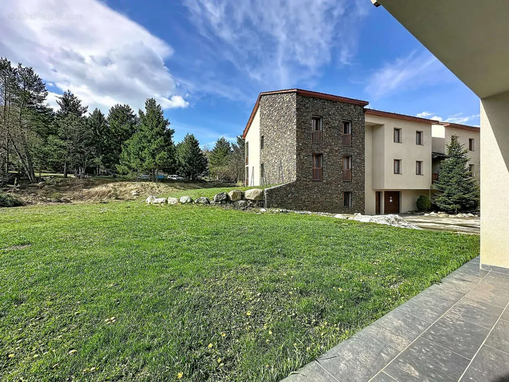 Garden - Apartment with Terrace in Formiguères