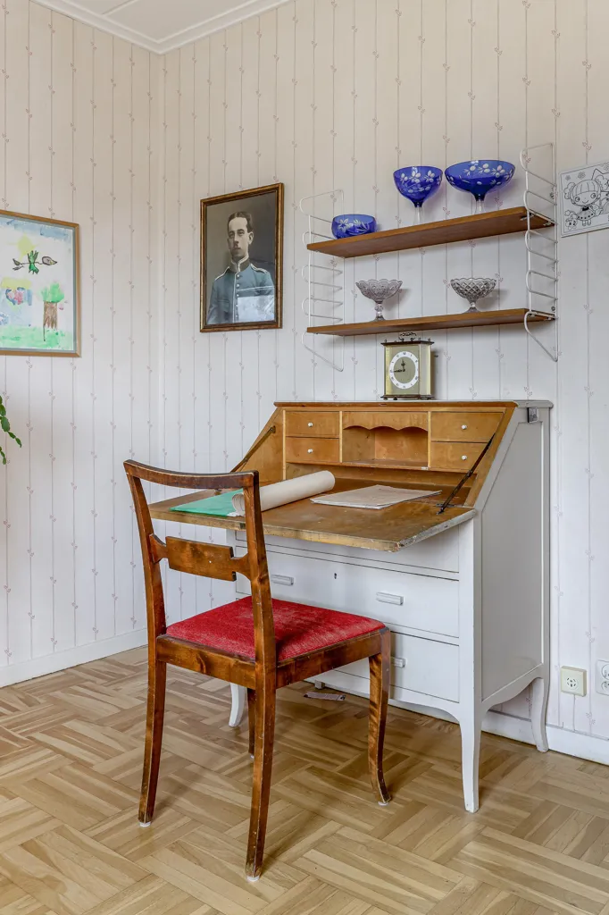 Kabinet - 1960s House with River View in Grisbacka