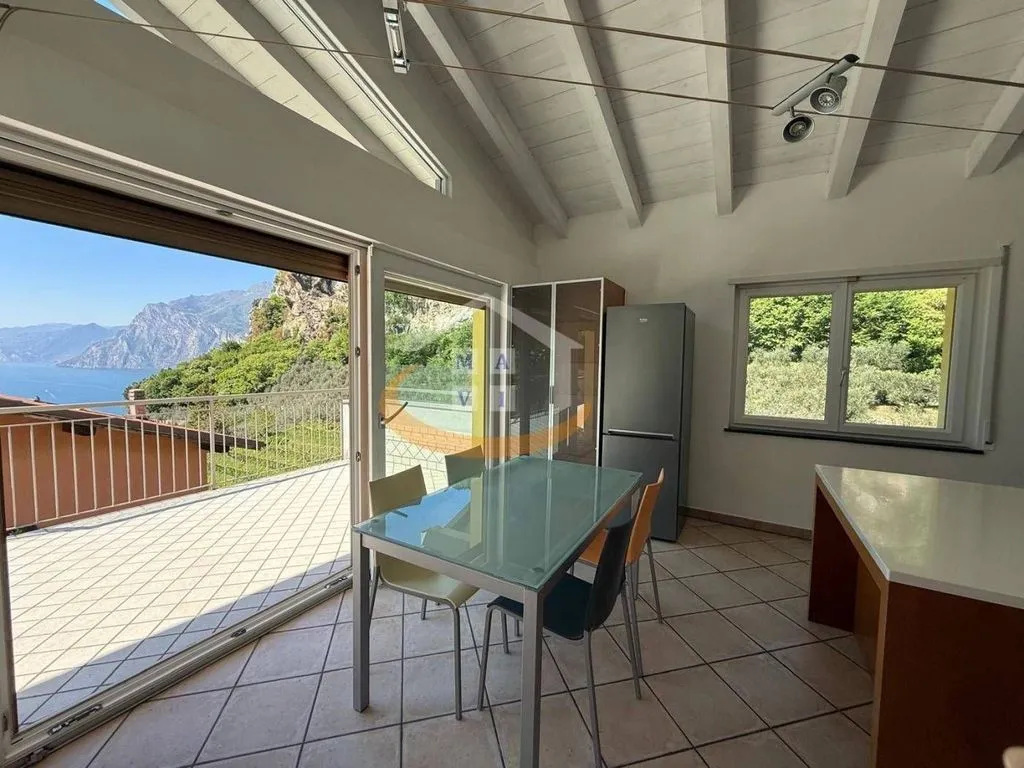 Terrasse - Luxury Penthouse with Lake View in Nago-Torbole