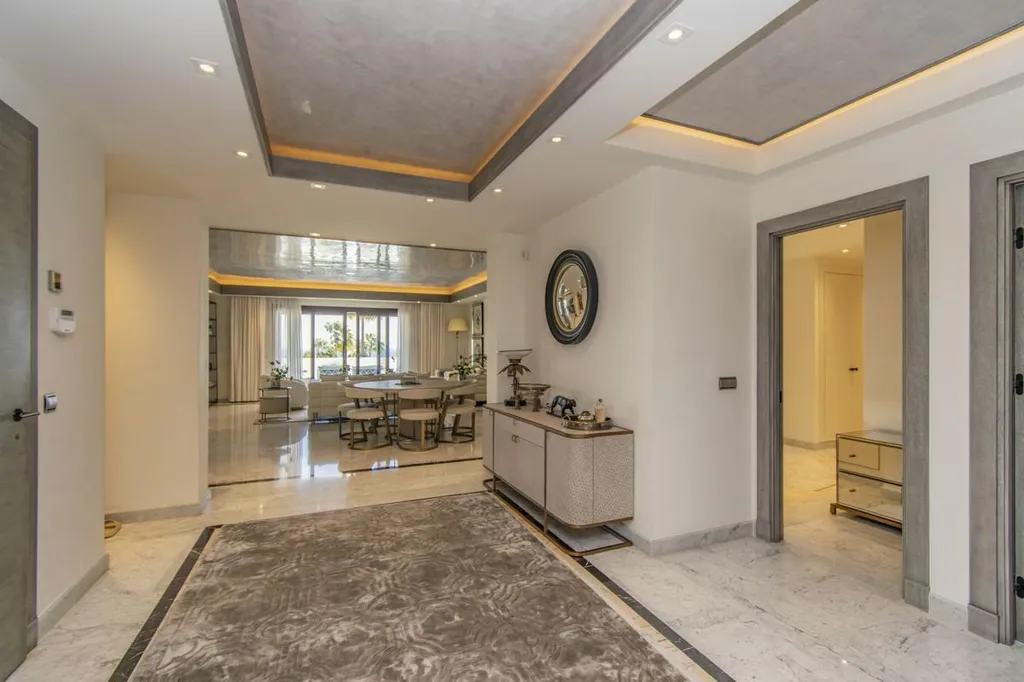 Esik - Luxury Apartment with Sea Views in Marbella