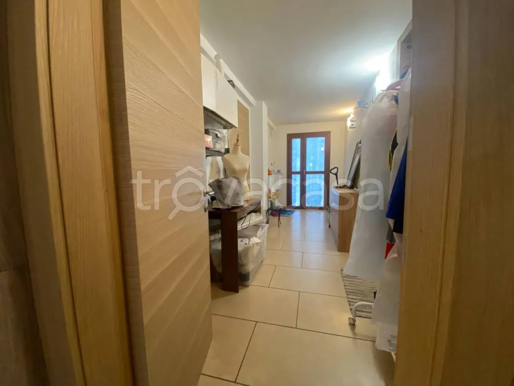 Esik - Rustic Villa with Private Garden in Carignano
