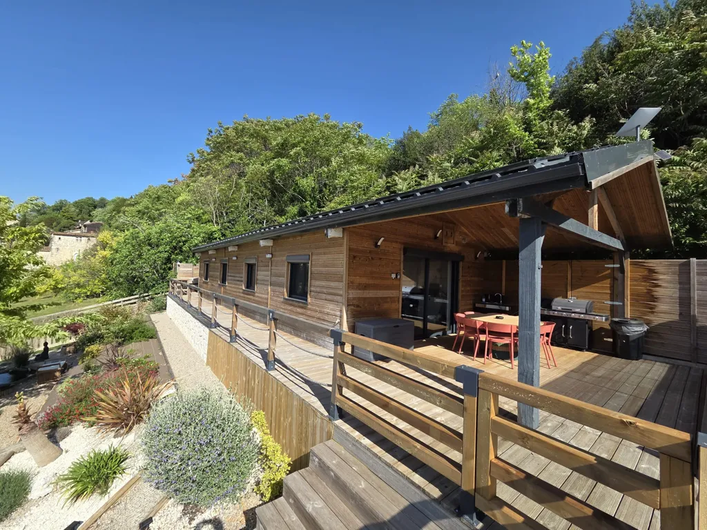 Terrasse - Villa Rénovée avec Piscine sur les Hauteurs de Penne d'Agenais