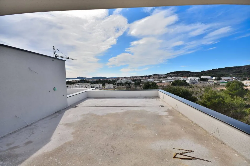 Terrasse - Two-Bedroom Apartment with Sea View in Vodice