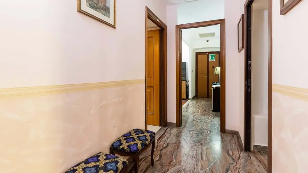 Esik - Studio with Metro Access in Rome
