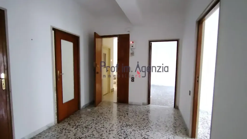 hallway_entrance