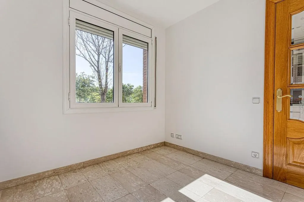 Rooms - Luxury Detached House with Terrace in Igualada