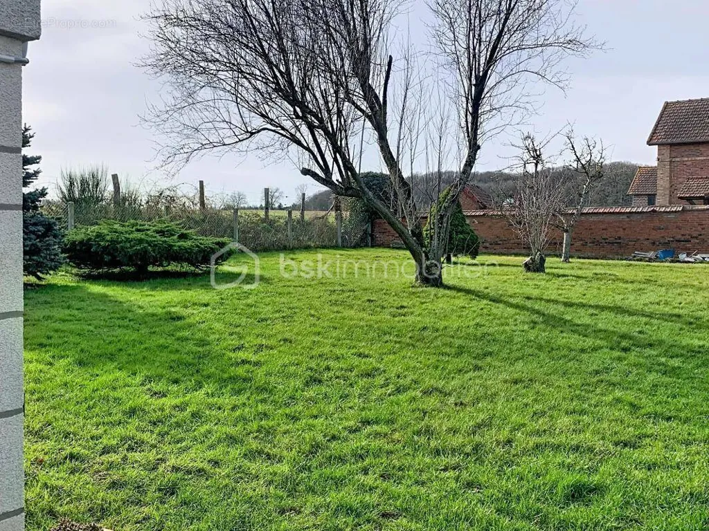 Aed - Constructible Plot near Beauvais