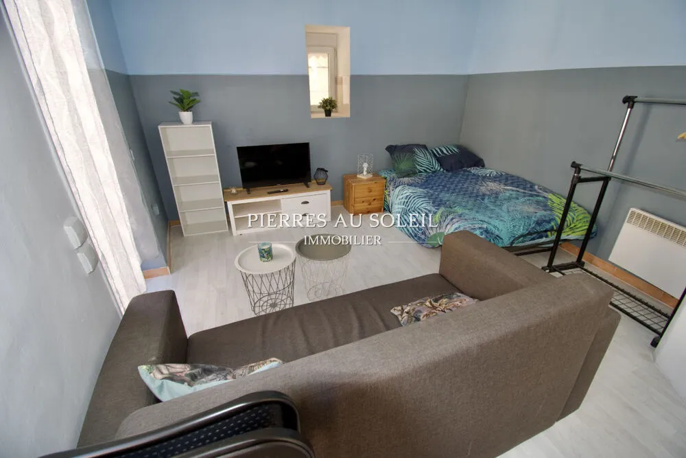 Chambres - Studio Meublé avec Terrasse au Centre-ville d'Hérault