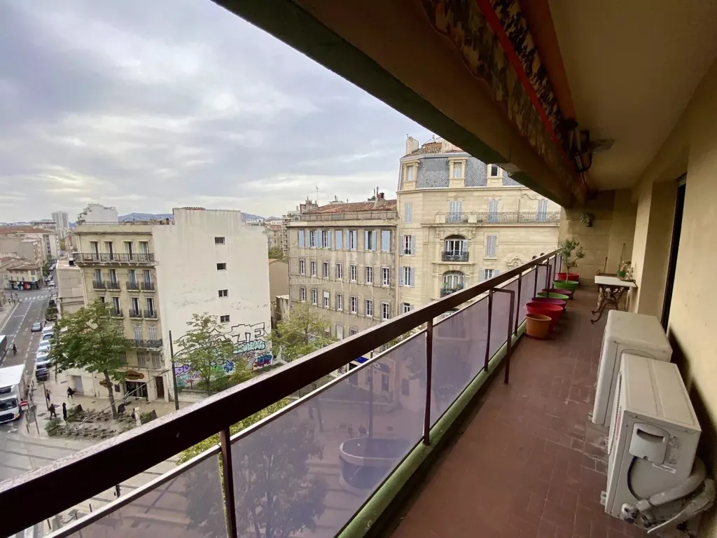 Balcony - Luxury Apartment with City View in Marseille