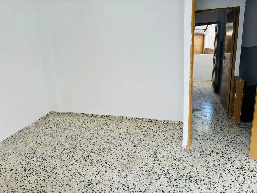 Pièces - Semi-detached House for Renovation in Calicasas